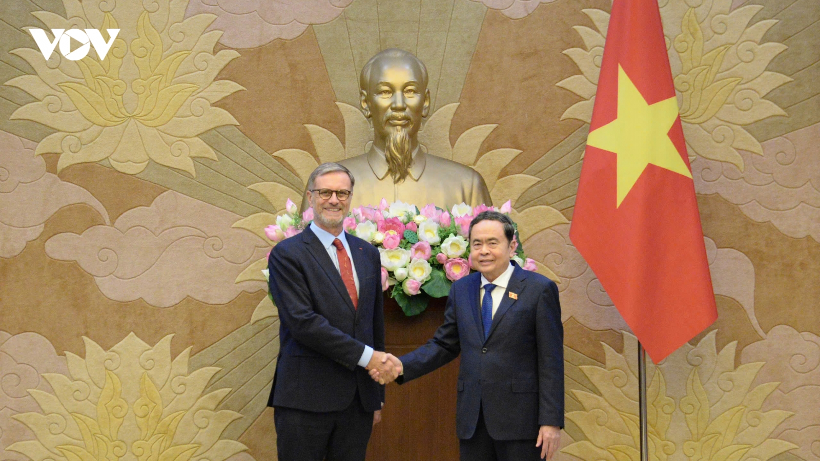 Chủ tịch Quốc hội Trần Thanh Mẫn tiếp Đại sứ Pháp Olivier Brochet
