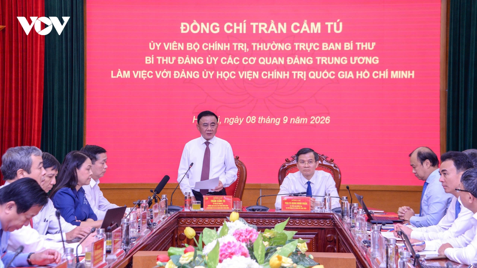 Đồng chí Trần Cẩm Tú làm việc với Đảng ủy Học viện Chính trị quốc gia Hồ Chí Minh