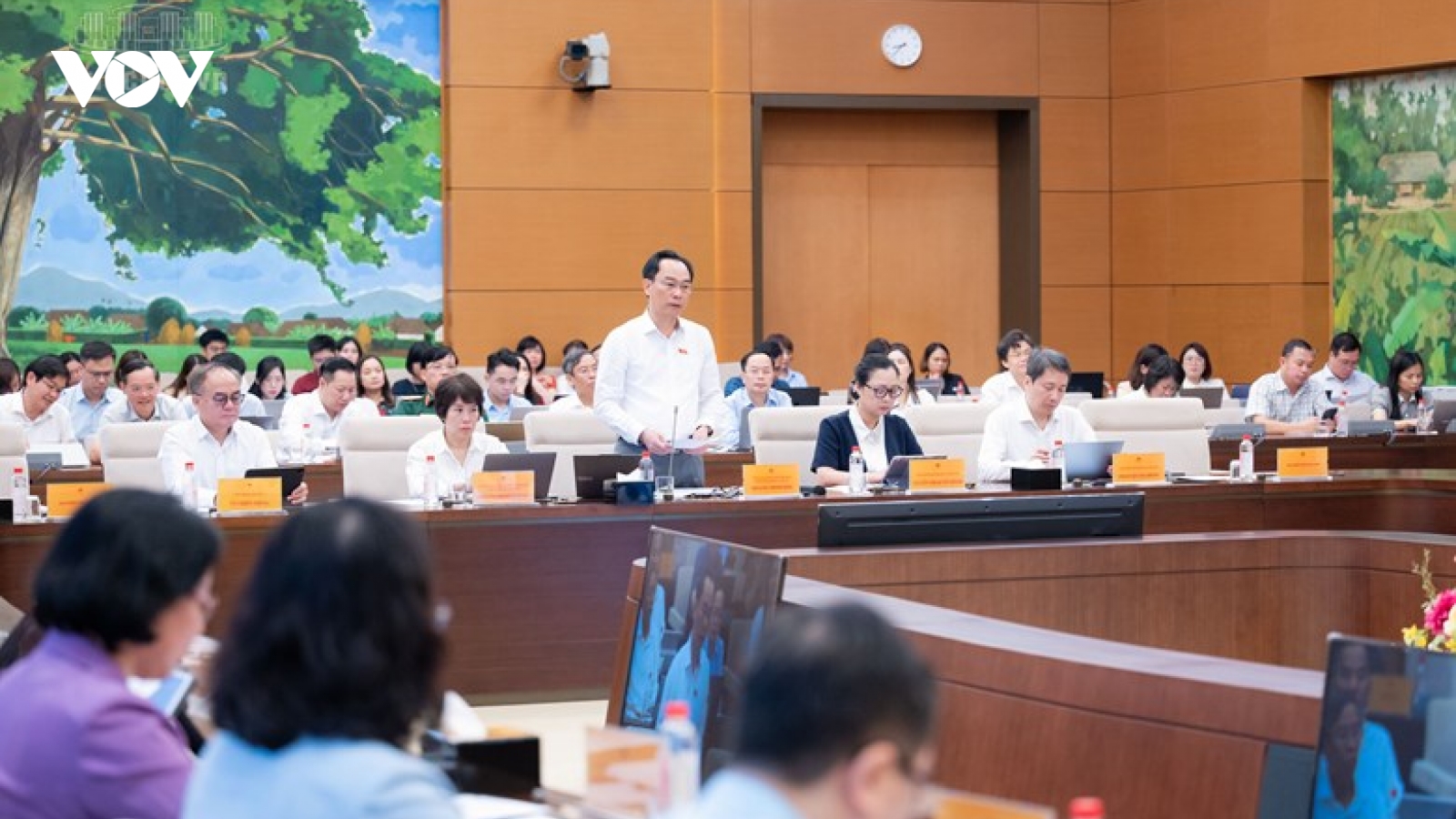 Bộ trưởng Bộ GD-ĐT giải trình về nhiều nội dung quan trọng