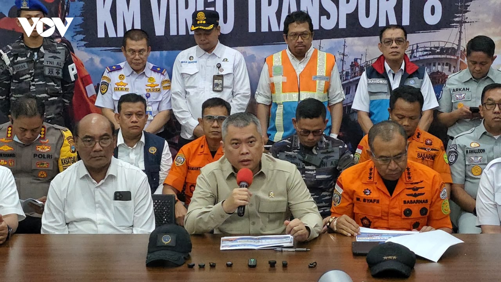 Indonesia tiếp tục tìm kiếm 129 hành khách mất tích trên chuyến tàu gặp nạn