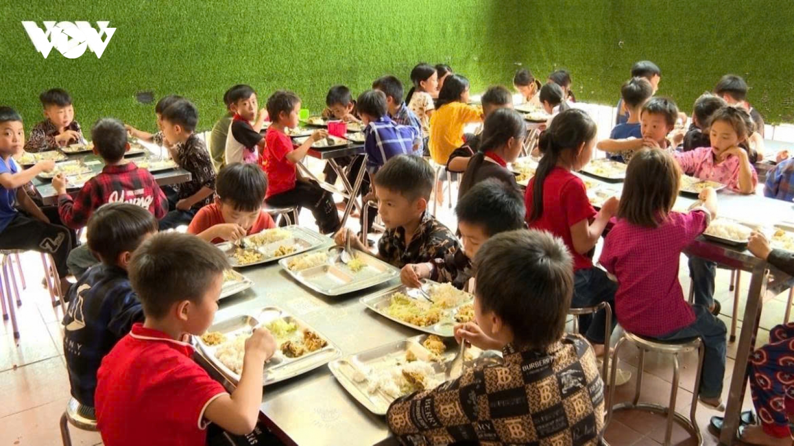 Chuyên gia: Bữa ăn học đường không chỉ đủ no mà phải đúng và đủ dinh dưỡng