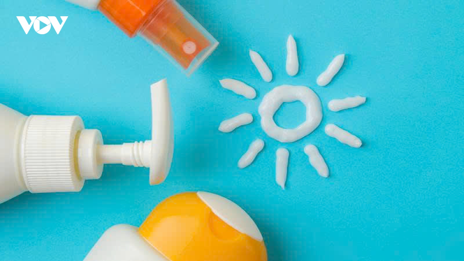 Sau tuổi 40, làn da cần chống nắng hay chống lão hóa trước?