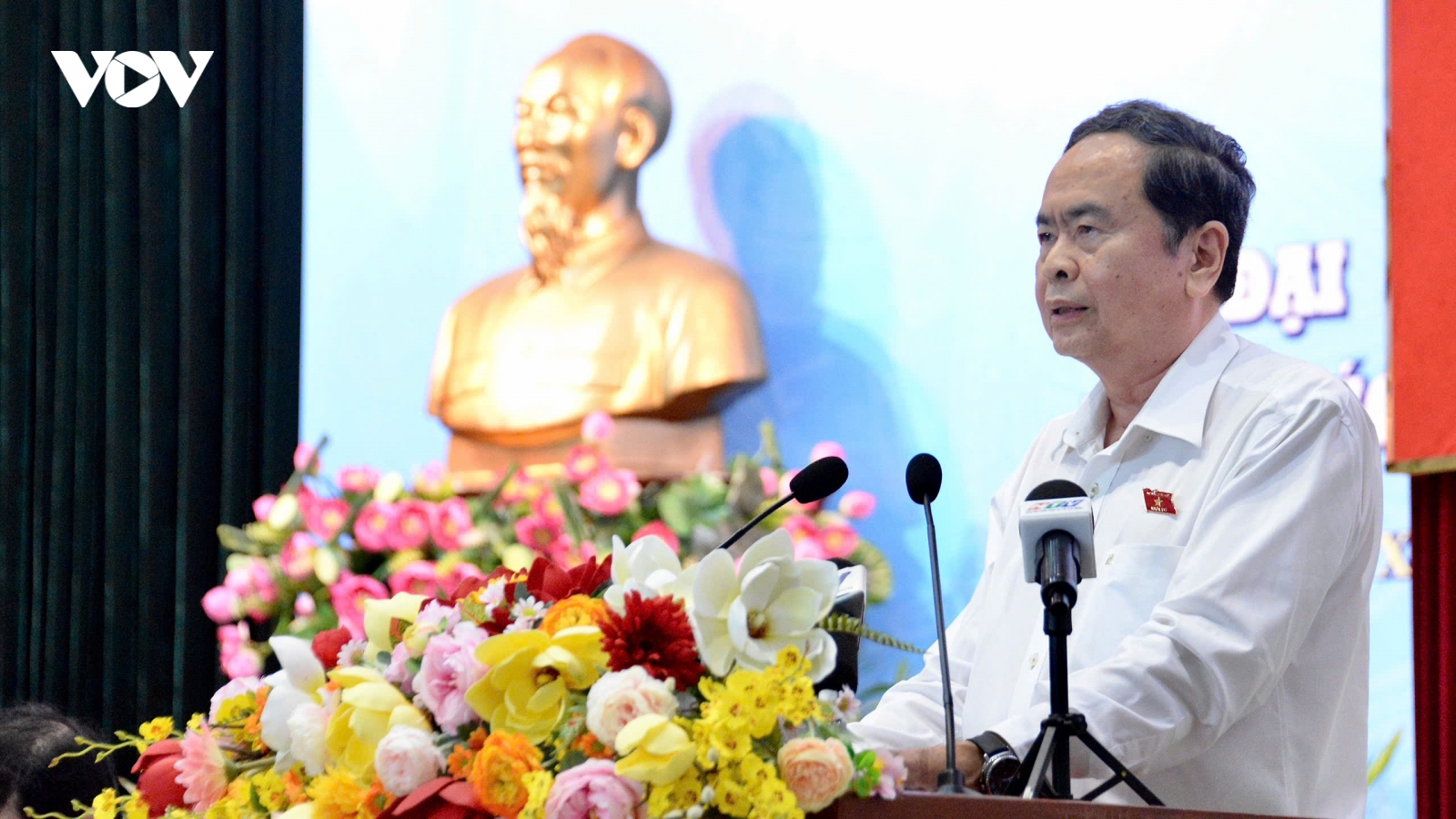 Chủ tịch Quốc hội: Lấy người dân làm trung tâm để giải quyết mọi vấn đề ở cơ sở