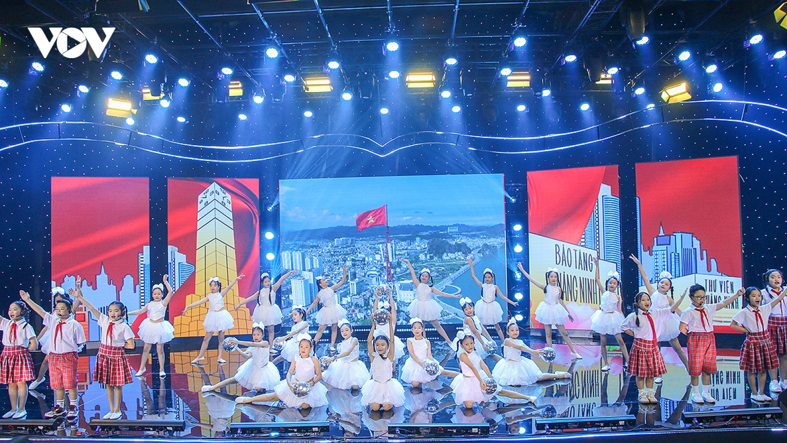 Mở rộng không gian biểu diễn nghệ thuật Quảng Ninh