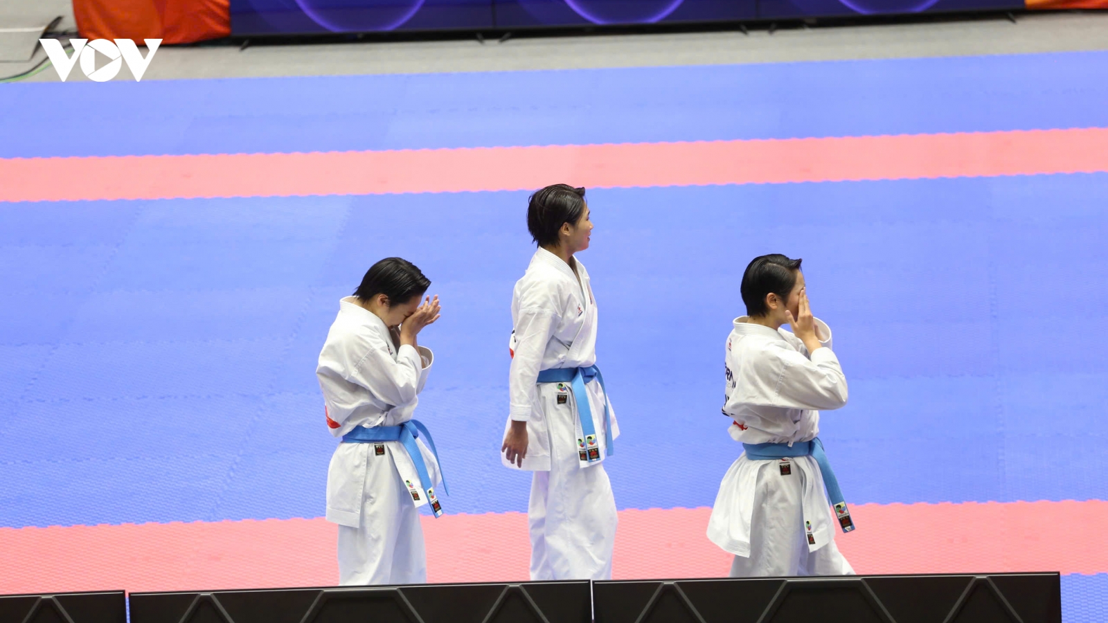 Các VĐV Karate "bật khóc" khi giúp Thể thao Việt Nam có HCV đầu tiên ở ASIAD 2026