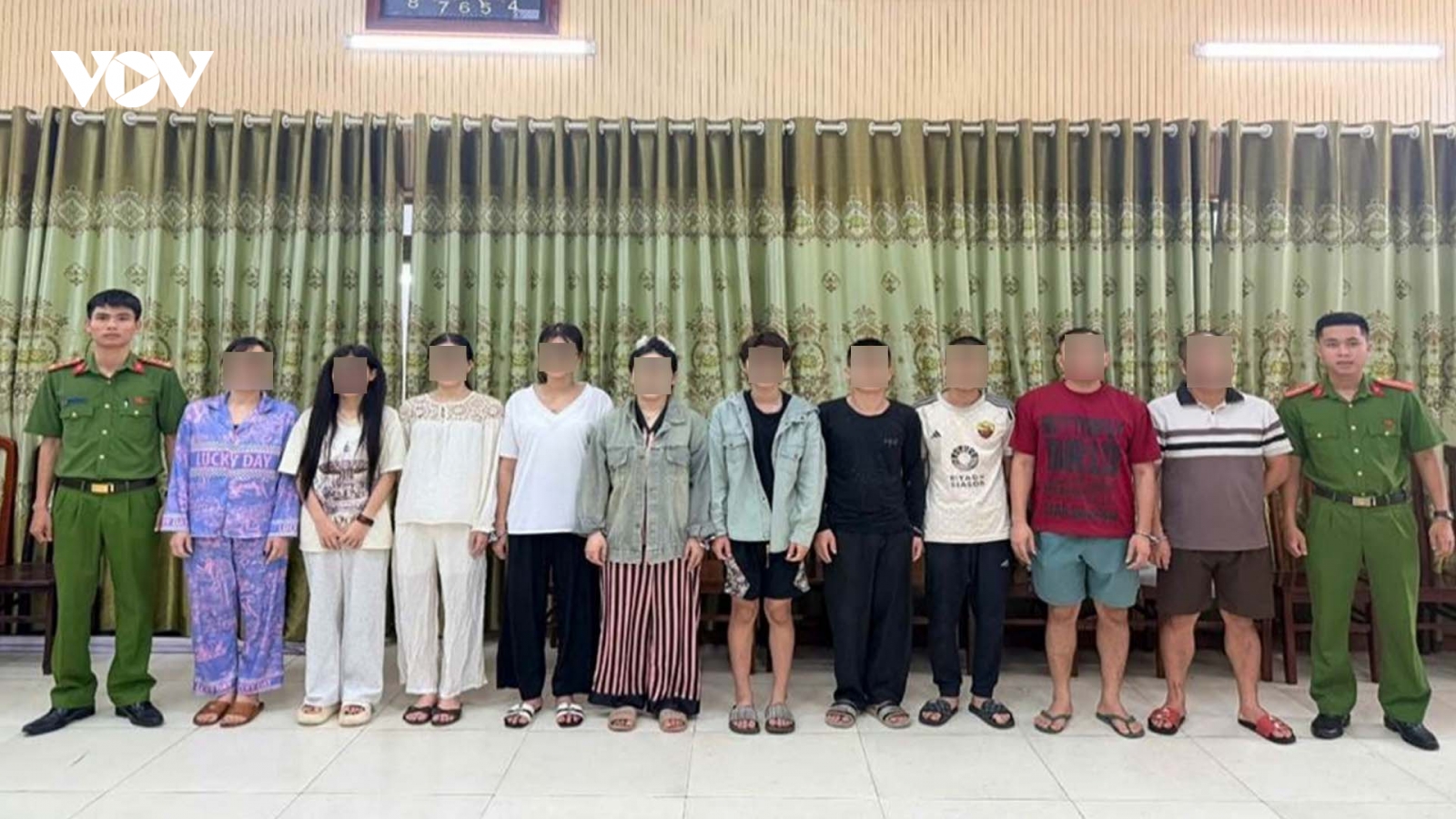 Công an Hà Nội xử lý 10 người liên quan đường dây sử dụng ma túy