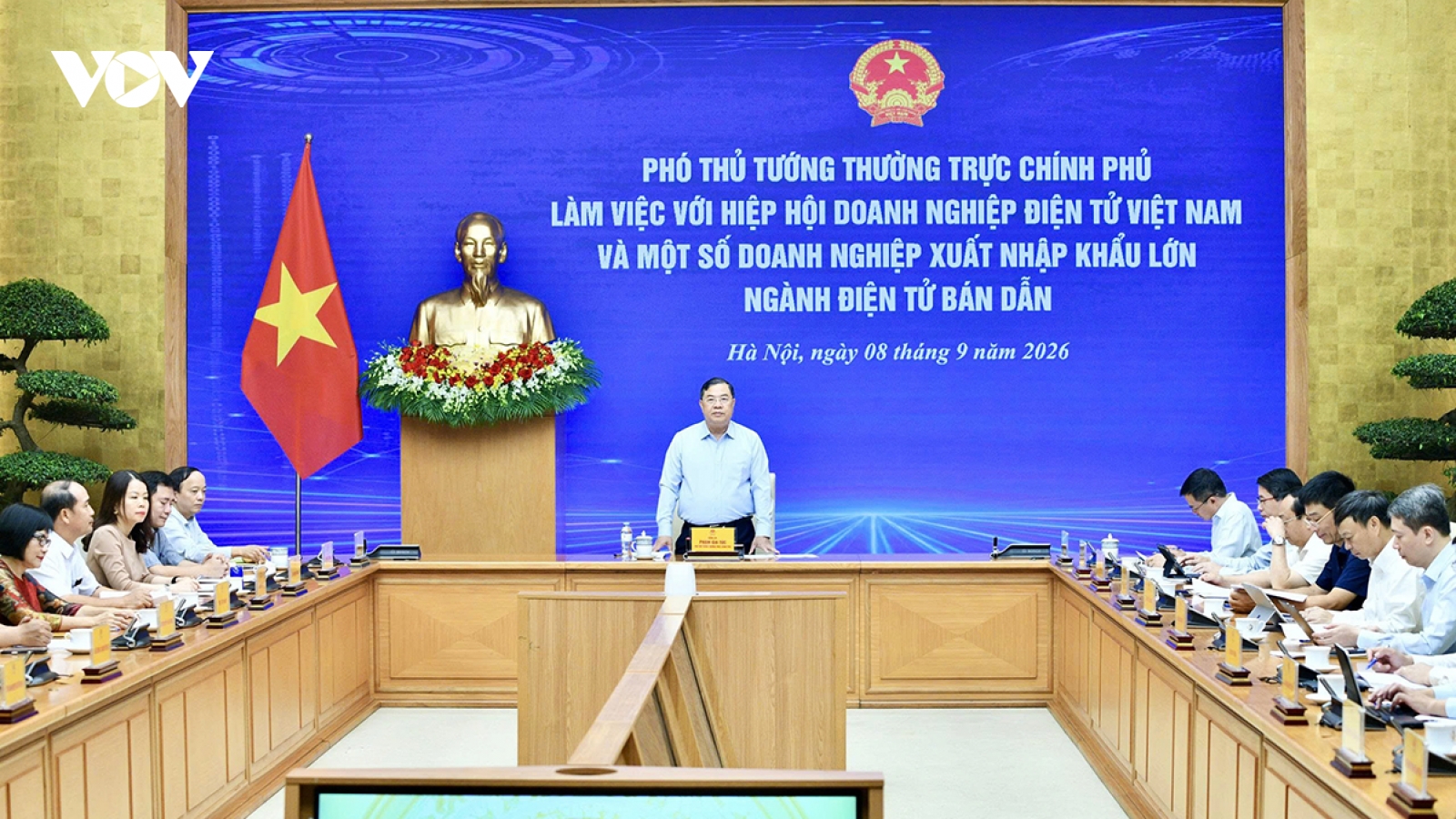 Electronics industry told to narrow Vietnam’s trade deficit, boost exports