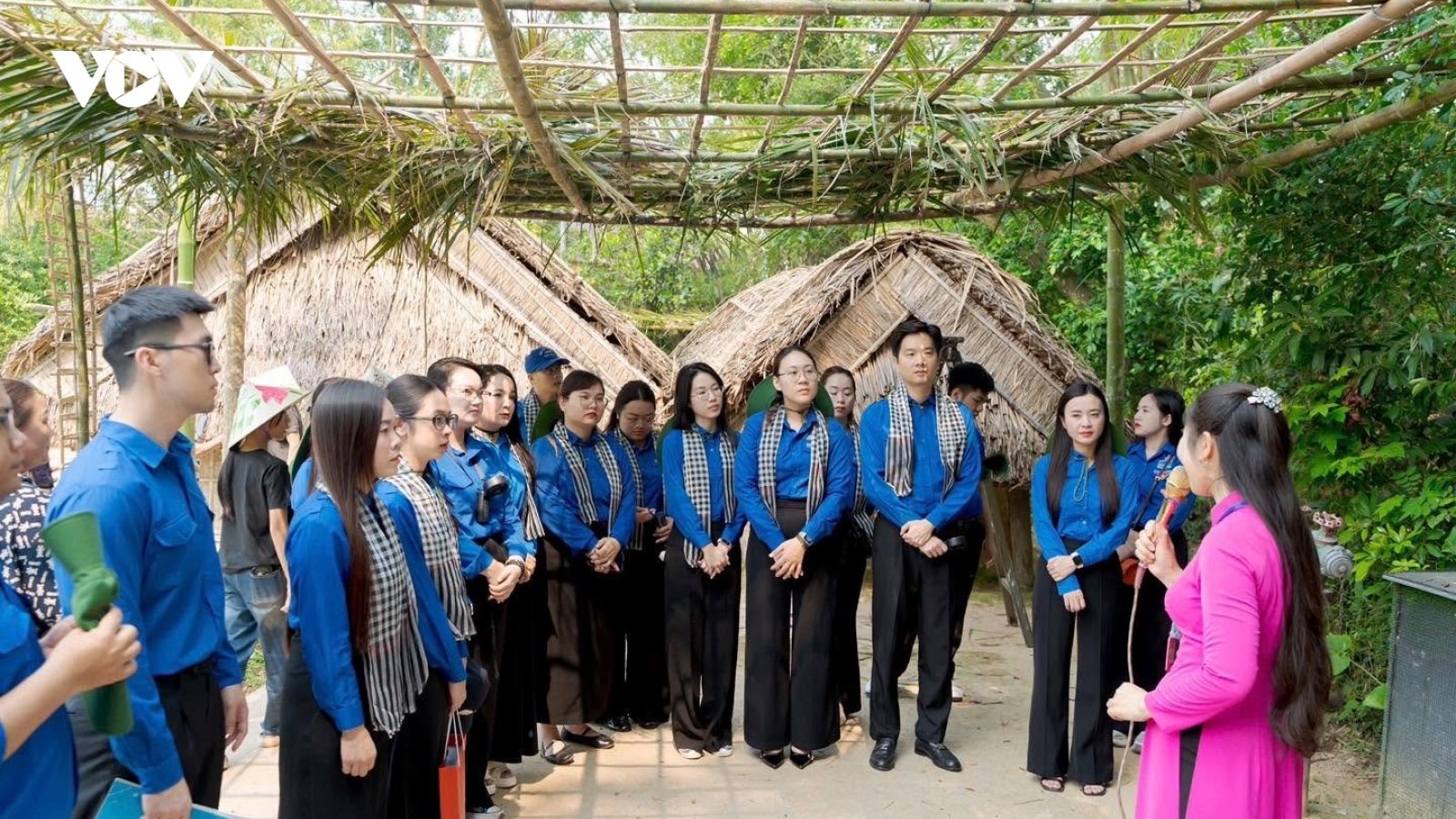 Bồi đắp lý tưởng, đánh thức khát vọng cống hiến của thế hệ trẻ