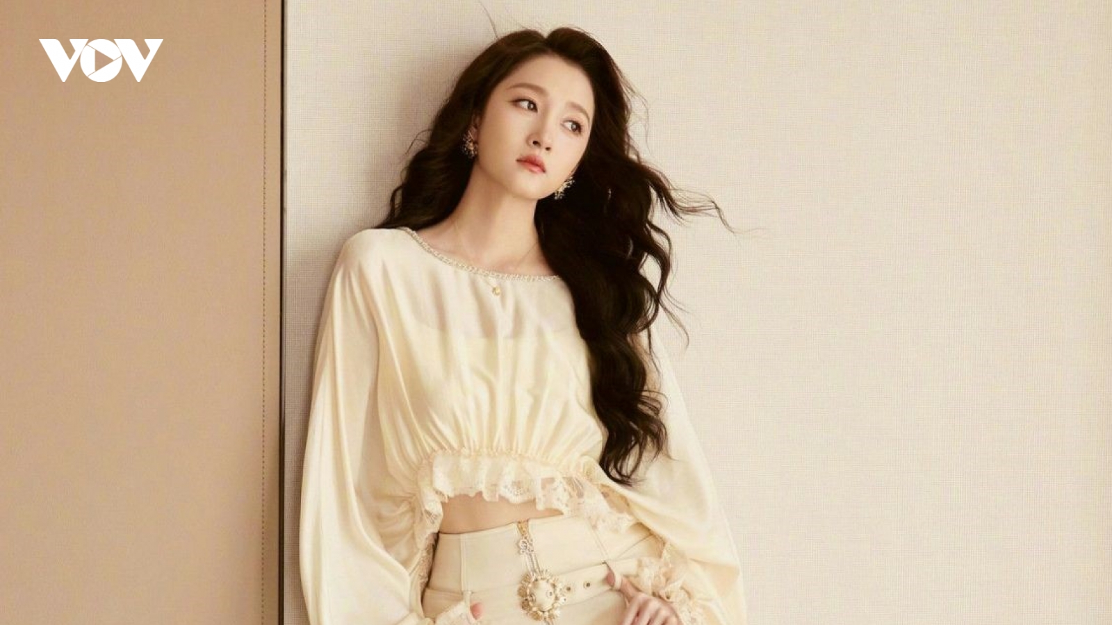 Quan Hiểu Đồng rũ bỏ hình tượng ngọt ngào trong phim mới