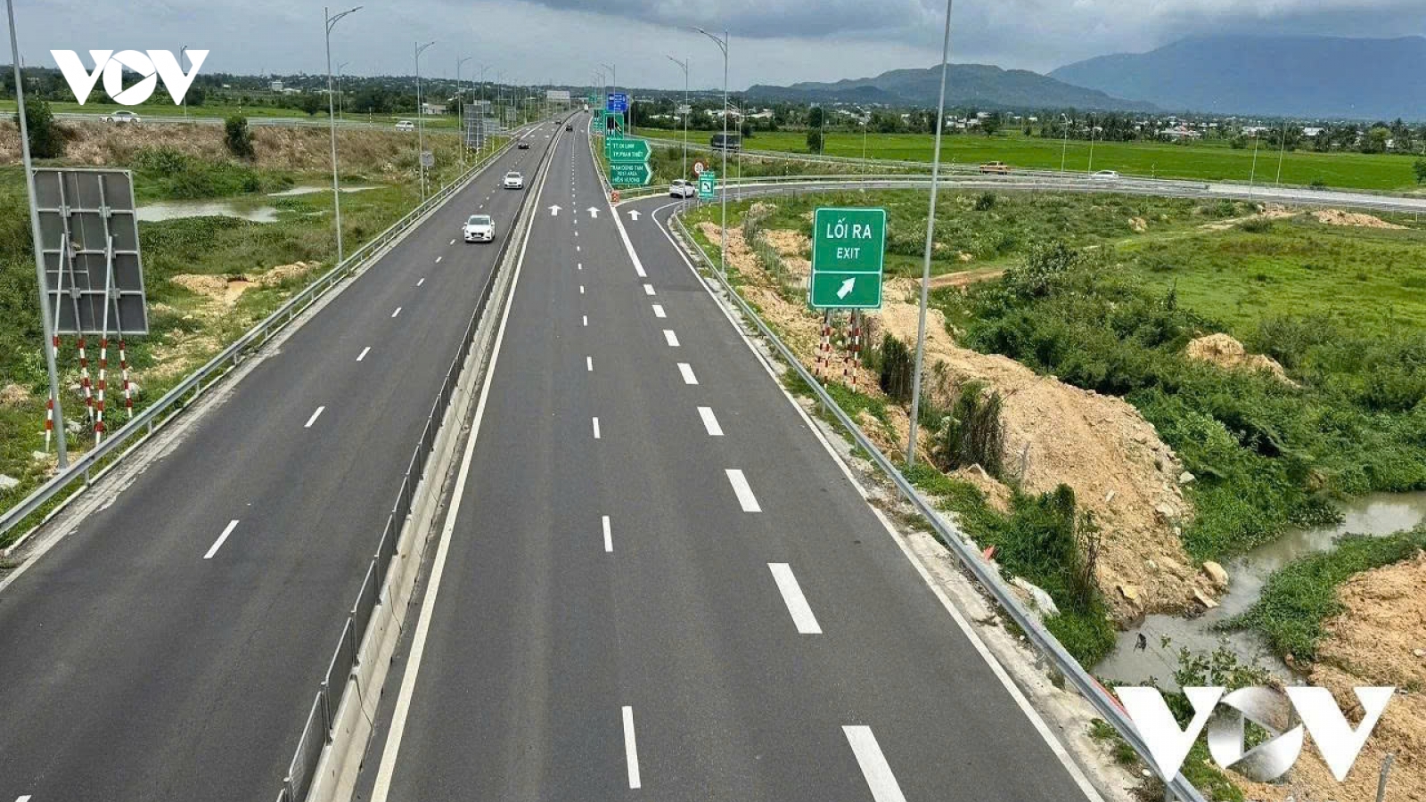 Ban hành kế hoạch phát triển hạ tầng đồng bộ: Siết chặt điều kiện đầu tư