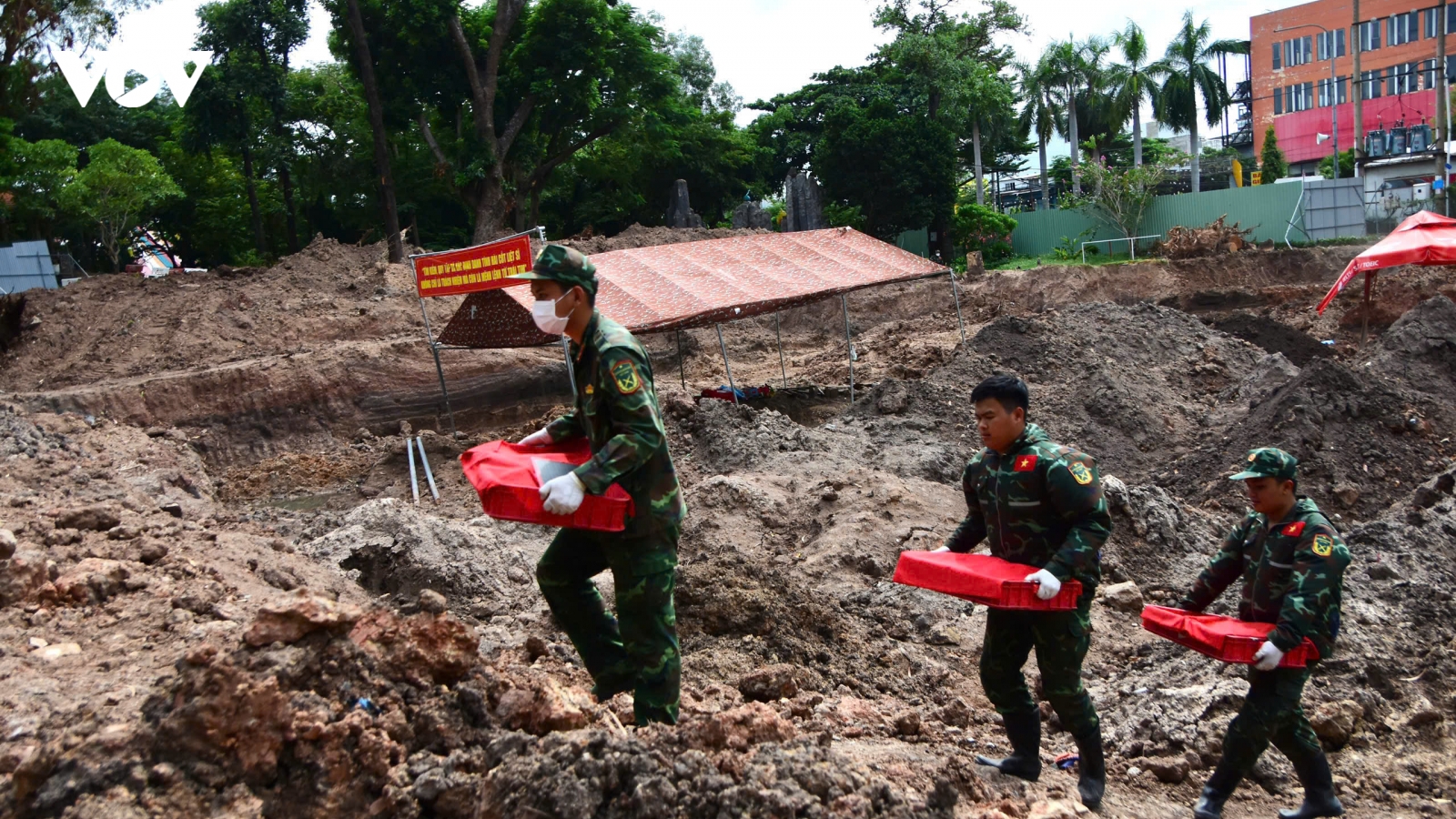 Phát hiện thêm 11 hài cốt, 5 di vật tại Công viên Lê Thị Riêng
