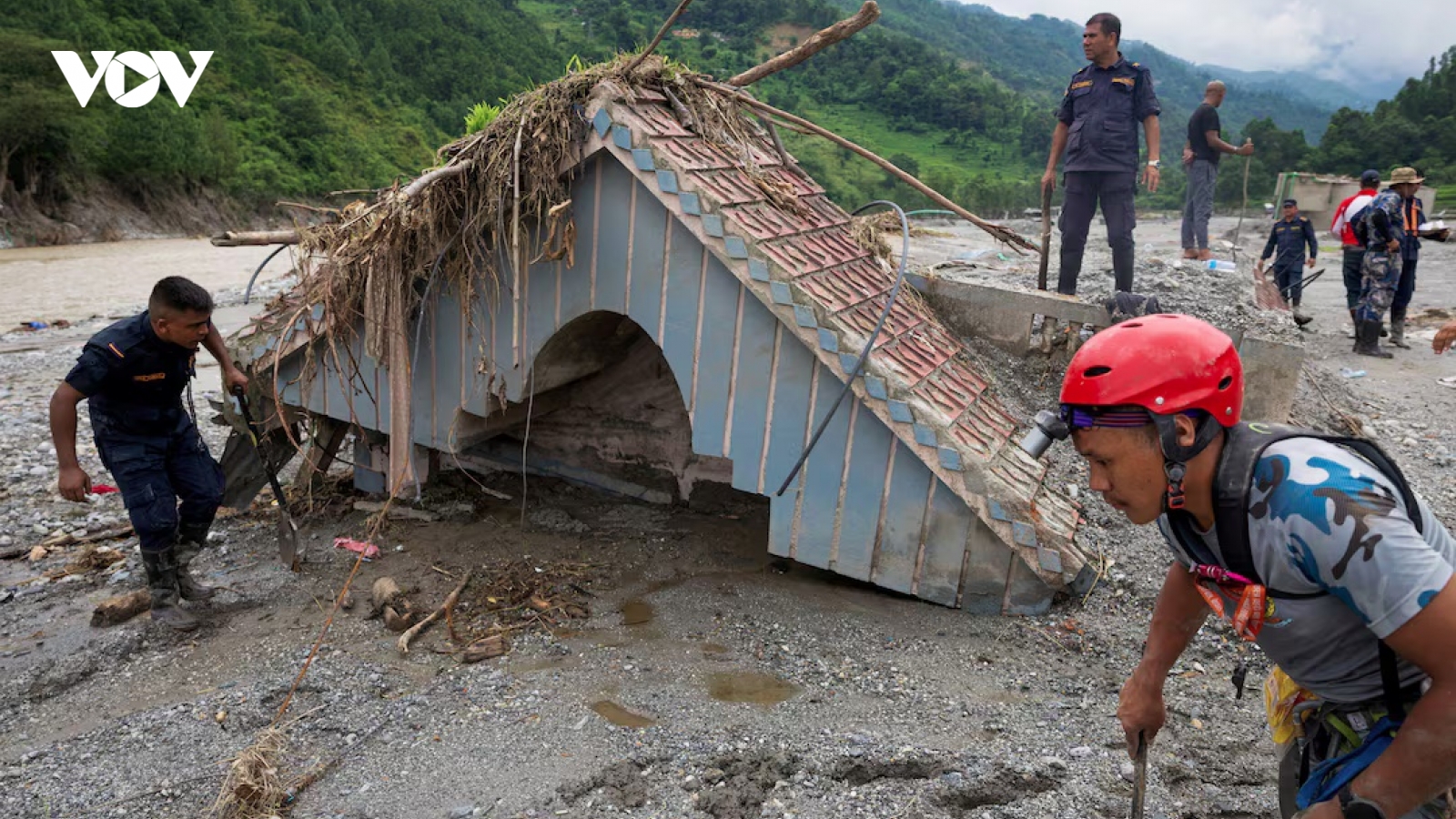 Người phụ nữ Nepal được tìm thấy sống sót thần kỳ sau khi gia đình đã làm tang lễ
