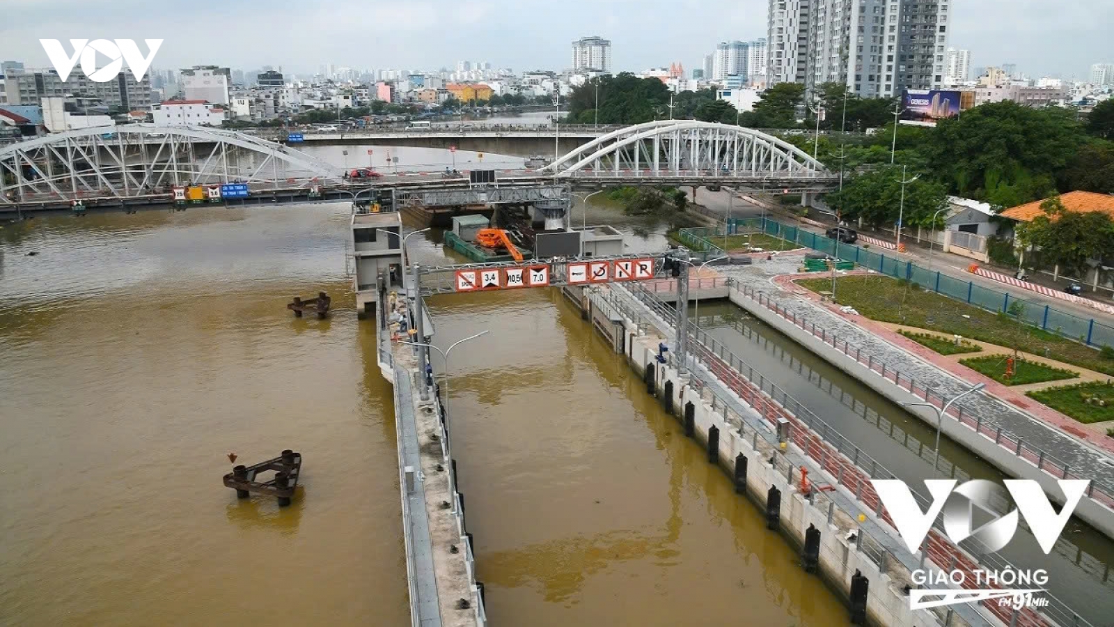 Dự án ngăn triều ở TP.HCM về đích: Người mừng, người lo