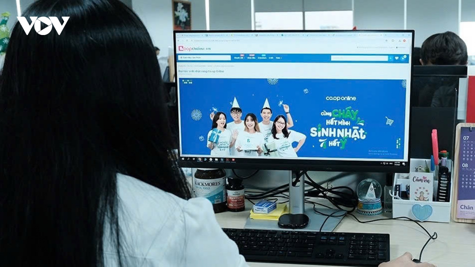 Hướng dẫn mới về tạm nộp thuế thu nhập cá nhân trên sàn thương mại điện tử