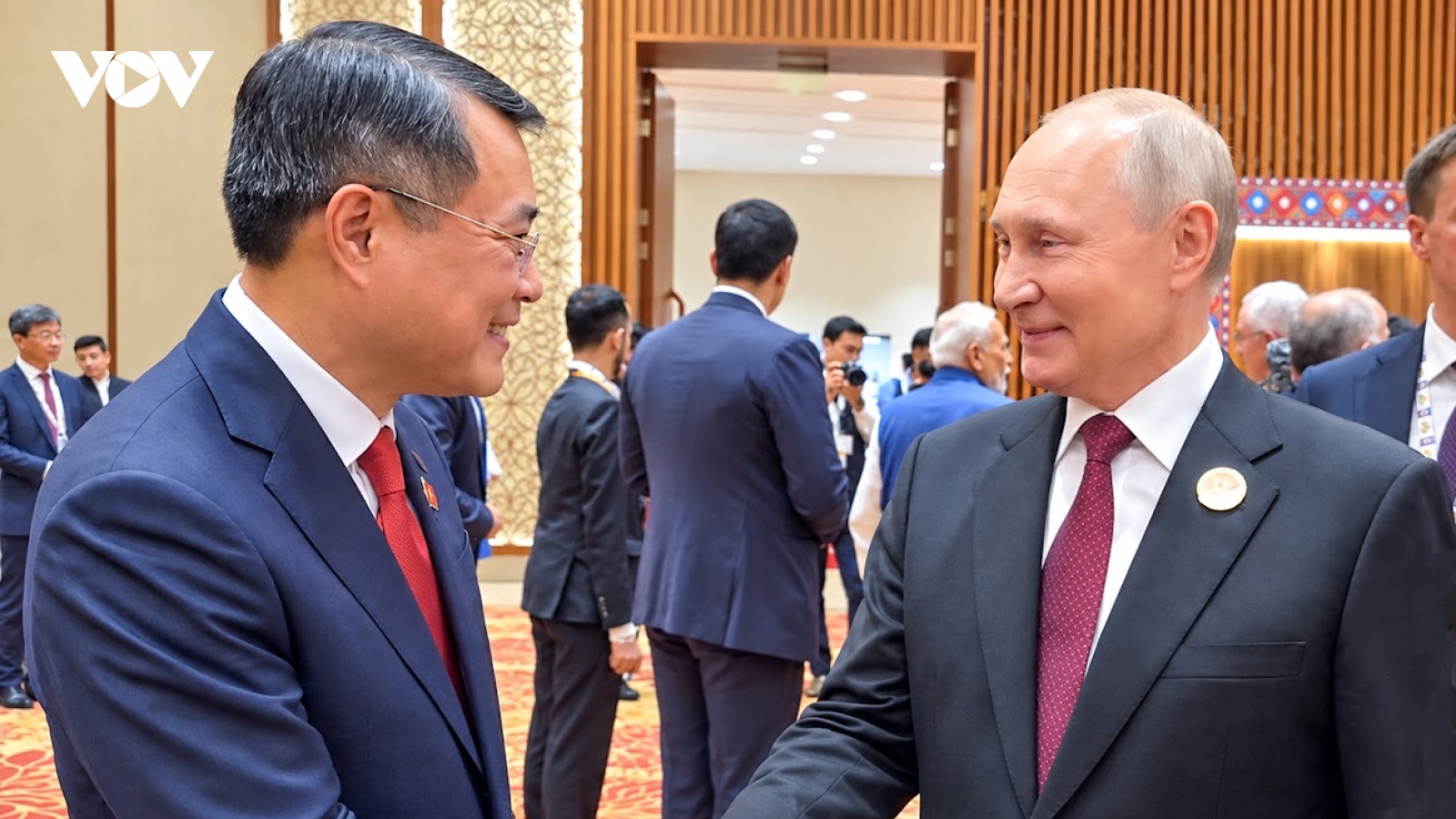 Thủ tướng Lê Minh Hưng gặp lãnh đạo các nước, tổ chức quốc tế tại BRICS 18