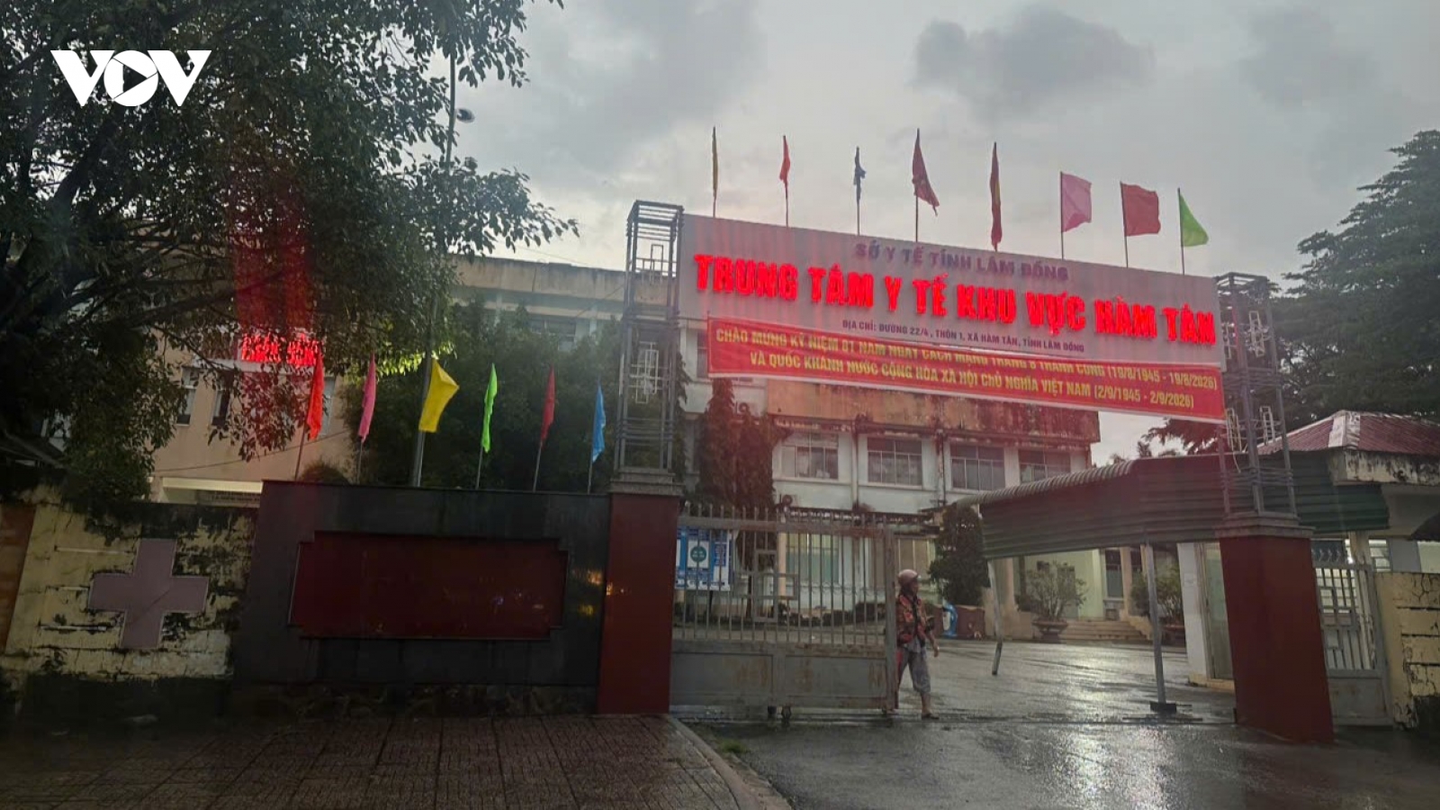 Công an Lâm Đồng khám xét Trung tâm Y tế khu vực Hàm Tân