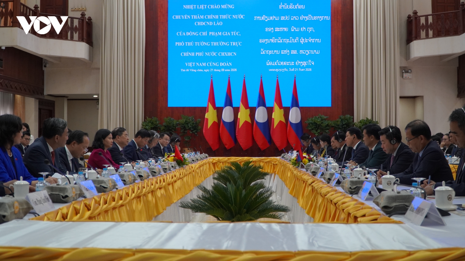 Phó Thủ tướng Thường trực Phạm Gia Túc thăm và làm việc tại Lào