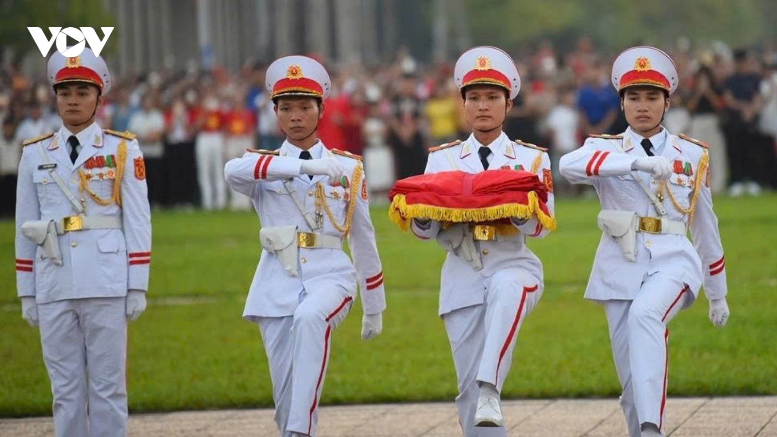 Xúc động lễ thượng cờ tại Quảng trường Ba Đình