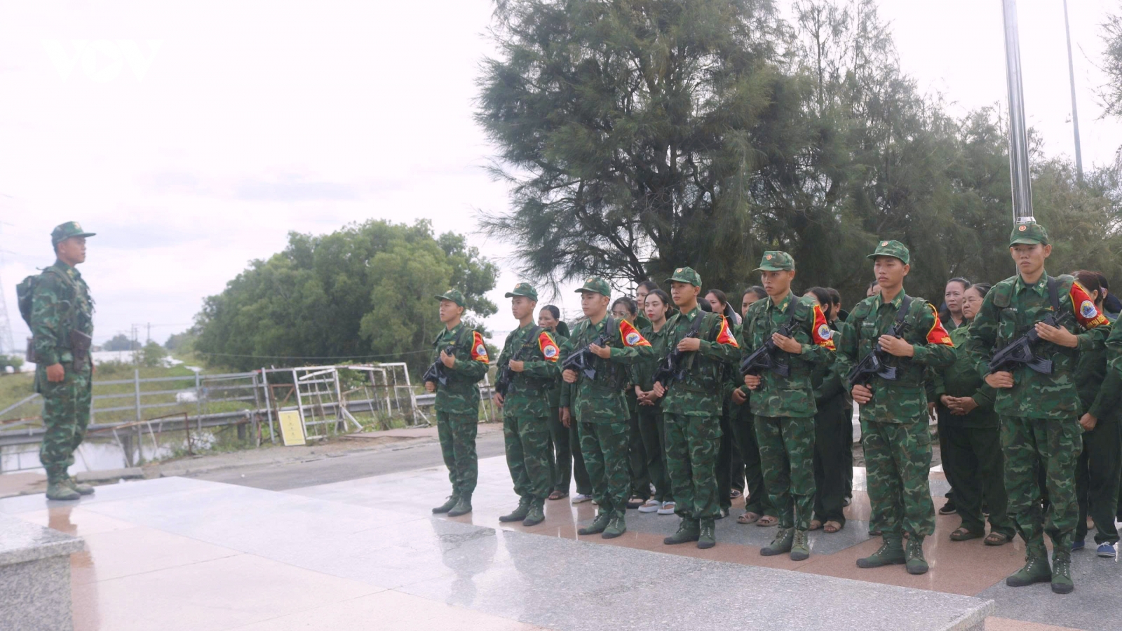 Phụ nữ vùng biên An Giang với mô hình tự quản đường biên, cột mốc