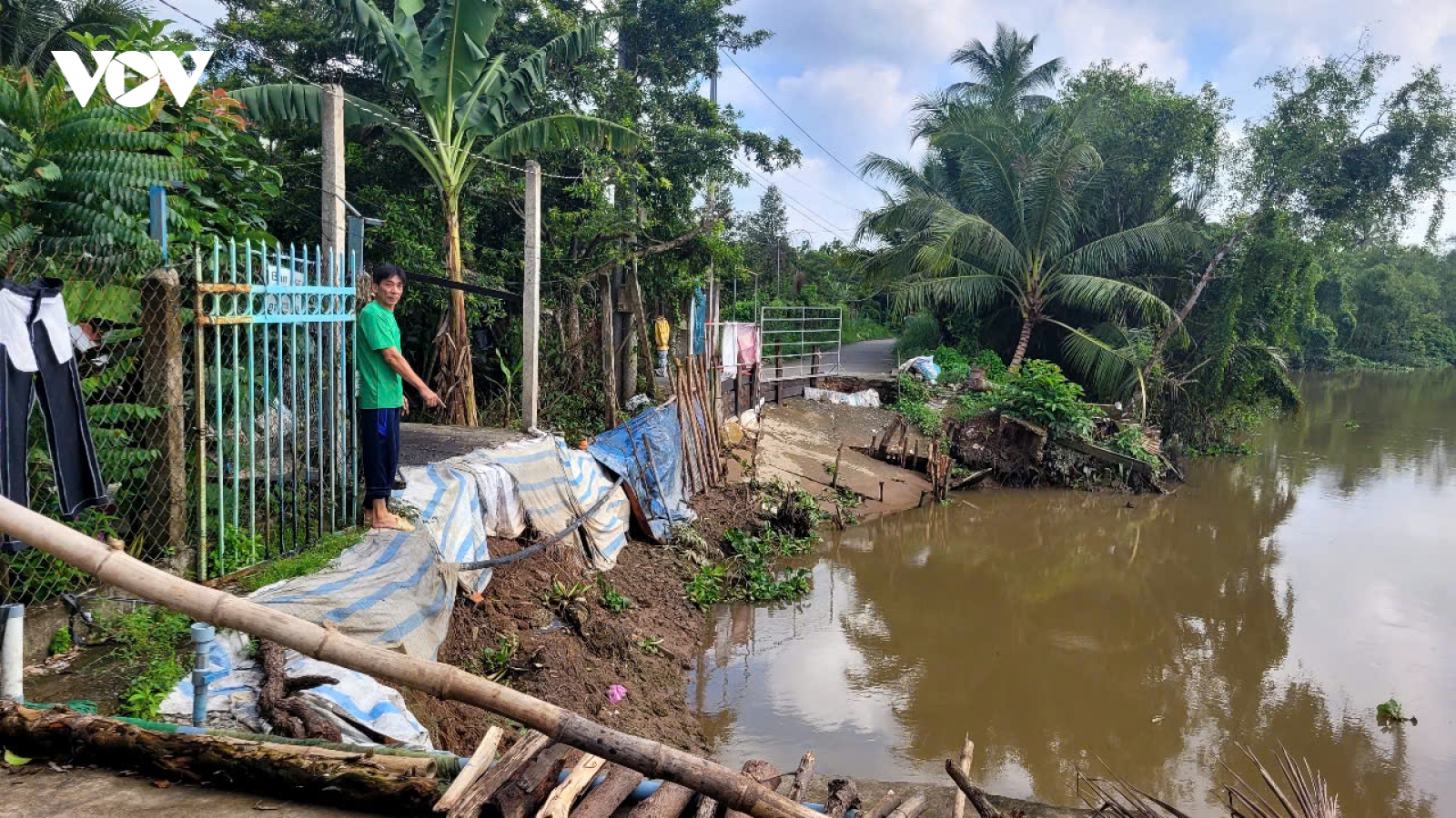 Người dân sống ven sông Rạch Gầm phập phồng lo sạt lở