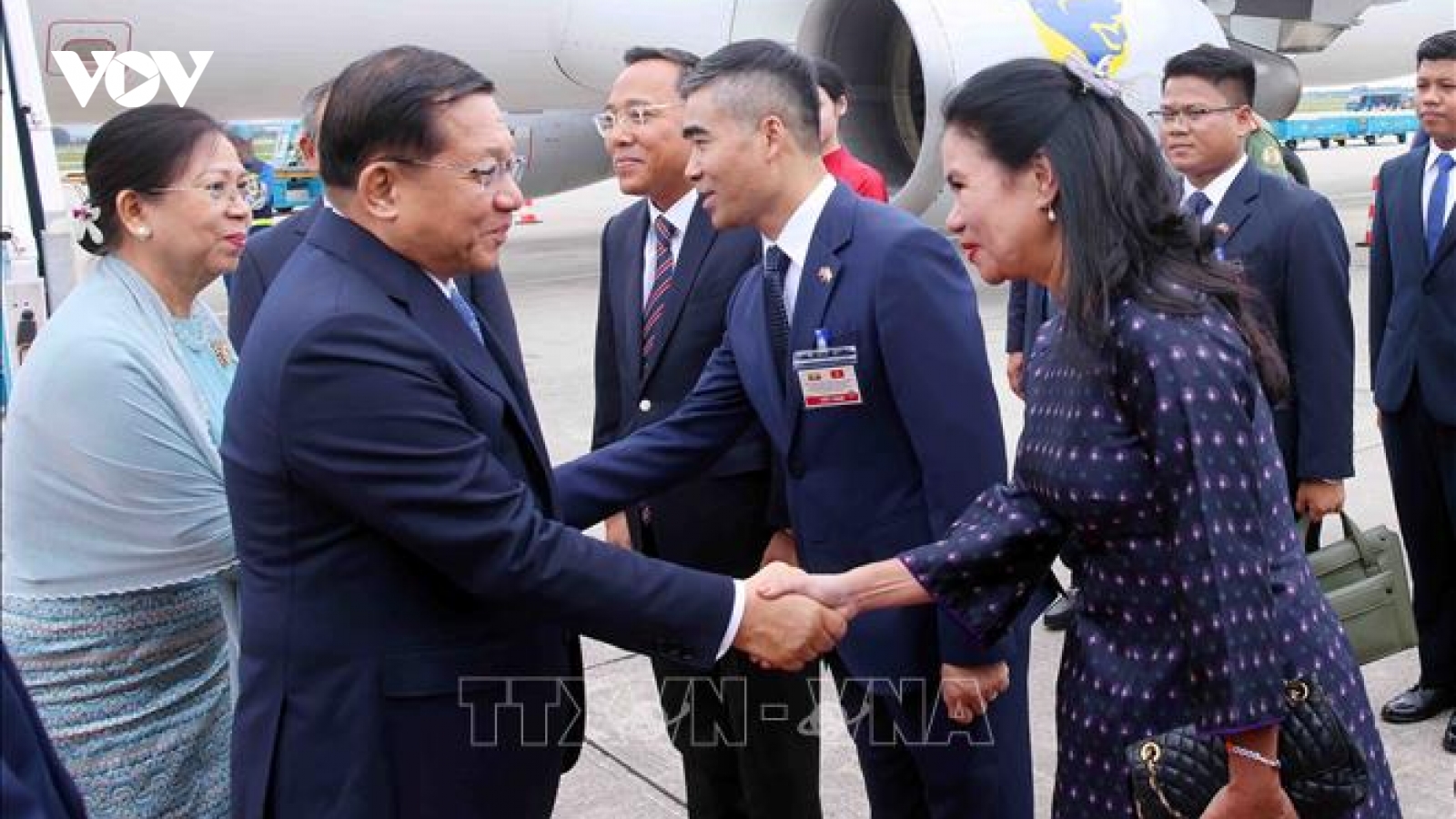 Tổng thống Myanmar và Phu nhân đến Hà Nội, bắt đầu thăm chính thức Việt Nam