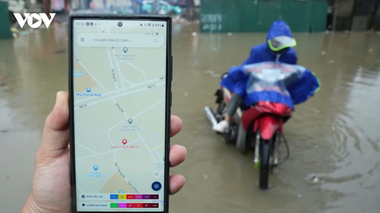 Mưa lớn gây ngập khắp nơi, "Bản đồ mưa ngập" của Hà Nội vừa ra mắt đã tê liệt