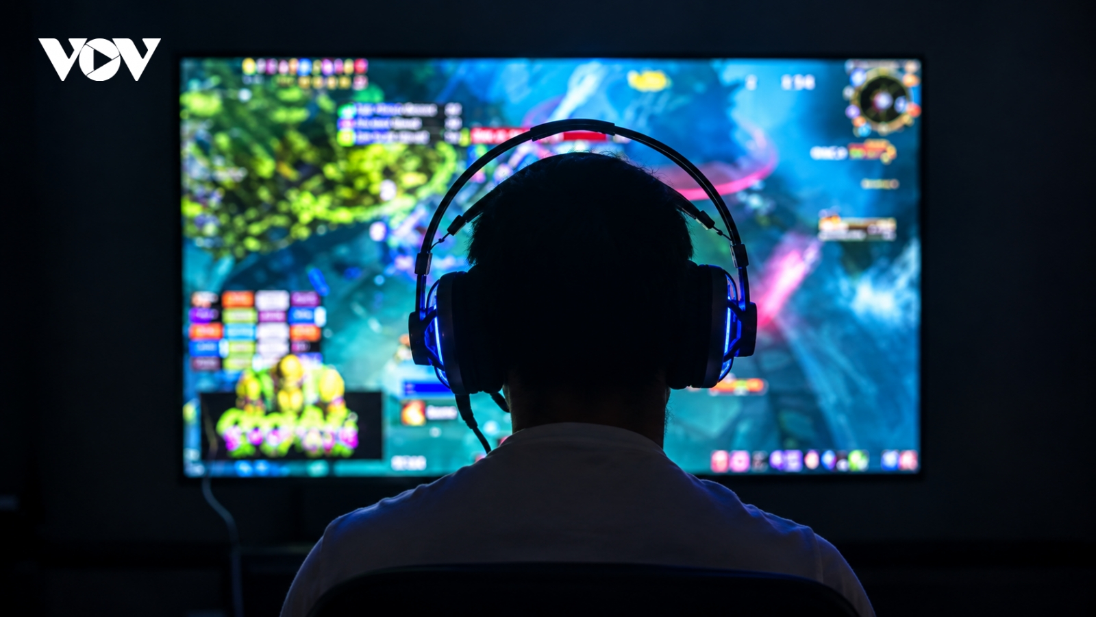 Nghiện game, nam sinh đảo lộn ngày đêm, phải bảo lưu đại học