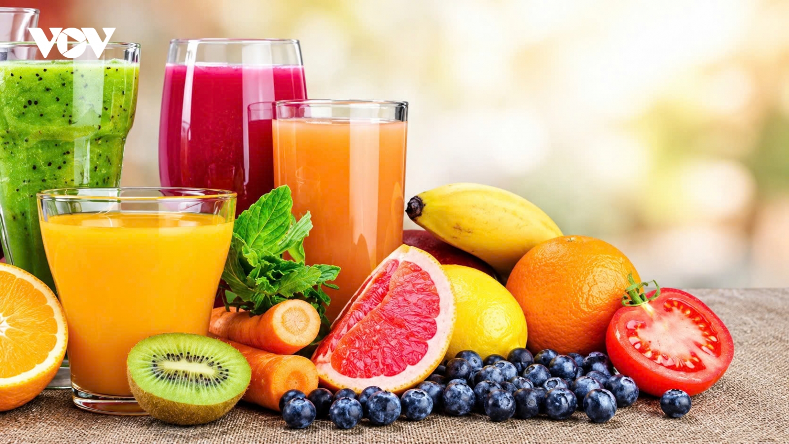 5 lý do vì sao ăn trái cây tươi tốt hơn chỉ uống nước ép