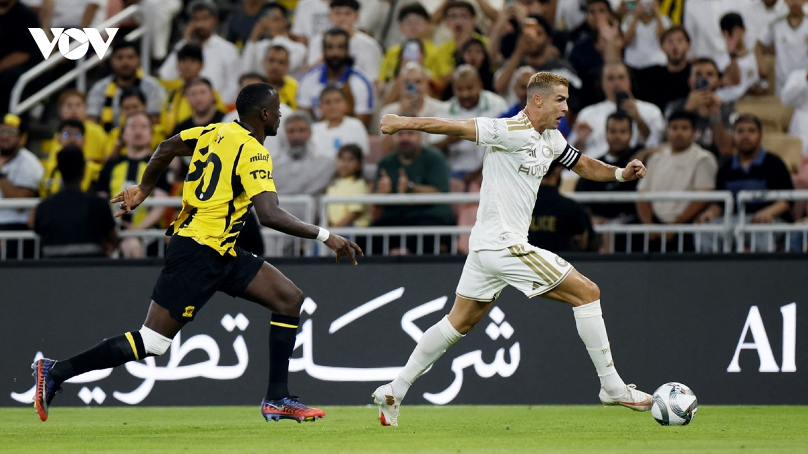Kết quả bóng đá hôm nay 6/9: Ronaldo chịu nỗi buồn thua trận