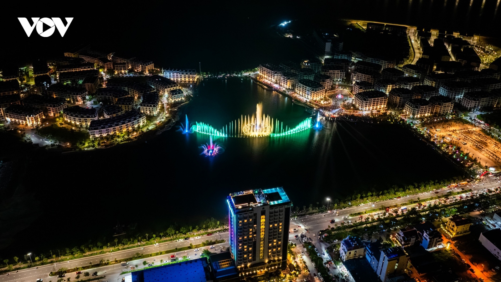 Rực rỡ sắc màu tại đêm hội Trăng Rằm THU FEST - Bãi Cháy 2026