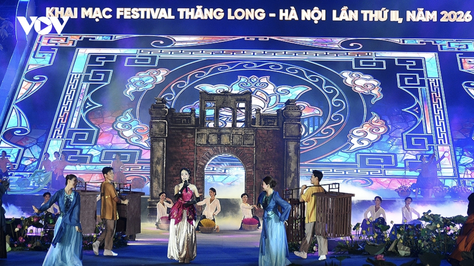 Thang Long - Hanoi Festival opens with impressive AR-enhanced heritage performance