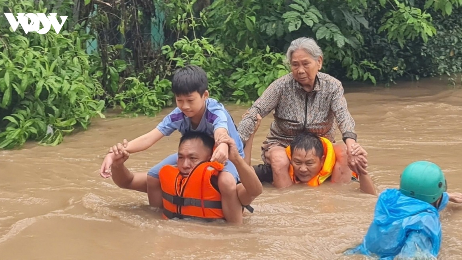 Lũ lên cao, yêu cầu Phú Thọ, Ninh Bình, Thanh Hóa chủ động sơ tán người dân