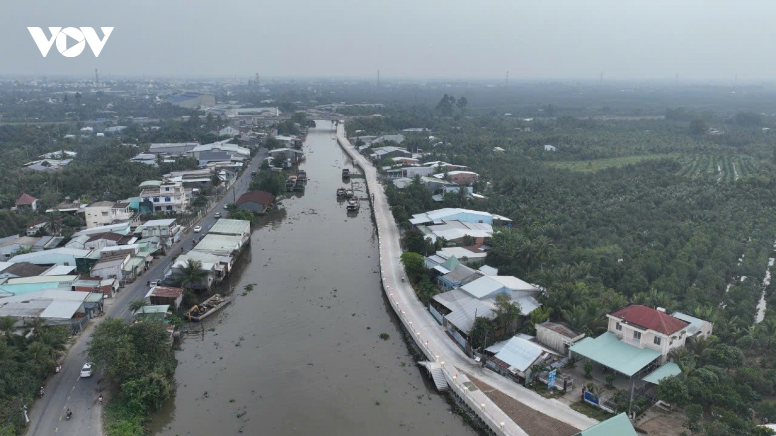 Sạt lở đất bờ sông Ba Rài (Đồng Tháp) uy hiếp vườn cây, nhà ở người dân