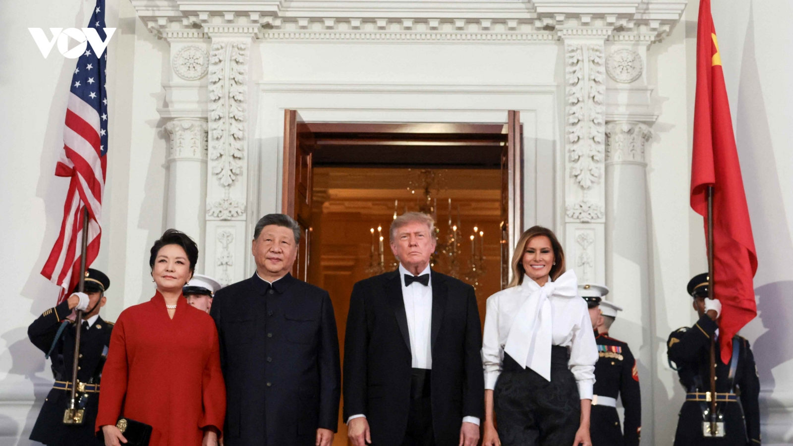 Ông Trump và ông Tập Cận Bình “nâng ly vì hòa bình” tại Nhà Trắng