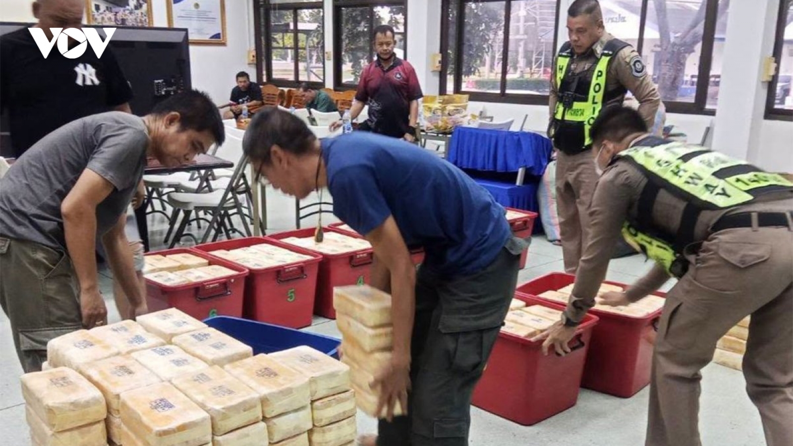 Cảnh sát Thái Lan thu giữ 7,6 triệu viên ma túy giấu trong máy phát điện