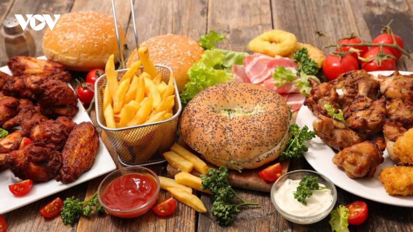 4 loại thực phẩm và đồ uống có thể gây hại cho gan nếu dùng quá mức