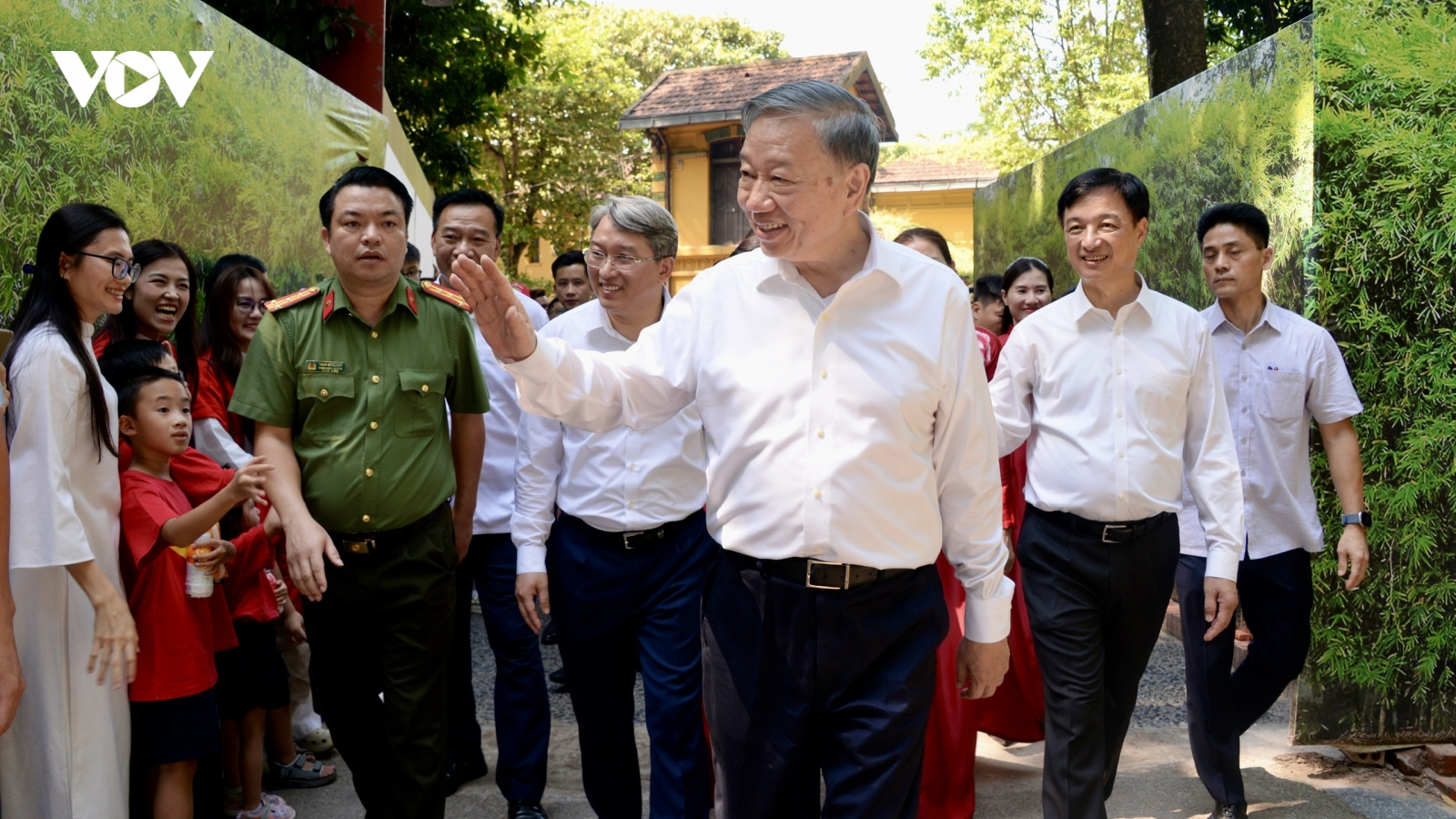 Tổng Bí thư, Chủ tịch nước Tô Lâm dâng hương tưởng niệm Chủ tịch Hồ Chí Minh