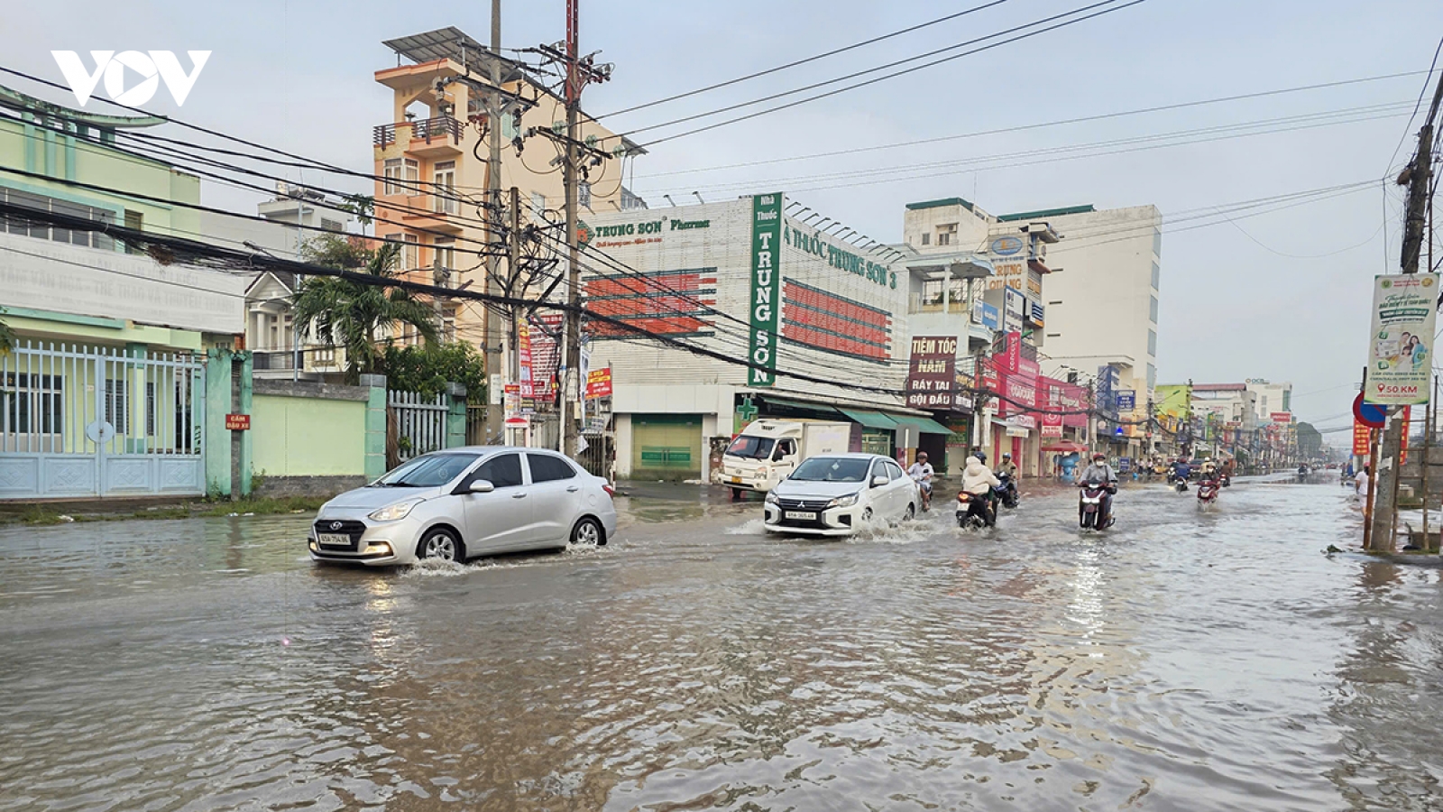 Triều cường tại Cần Thơ dâng cao, vượt báo động 3