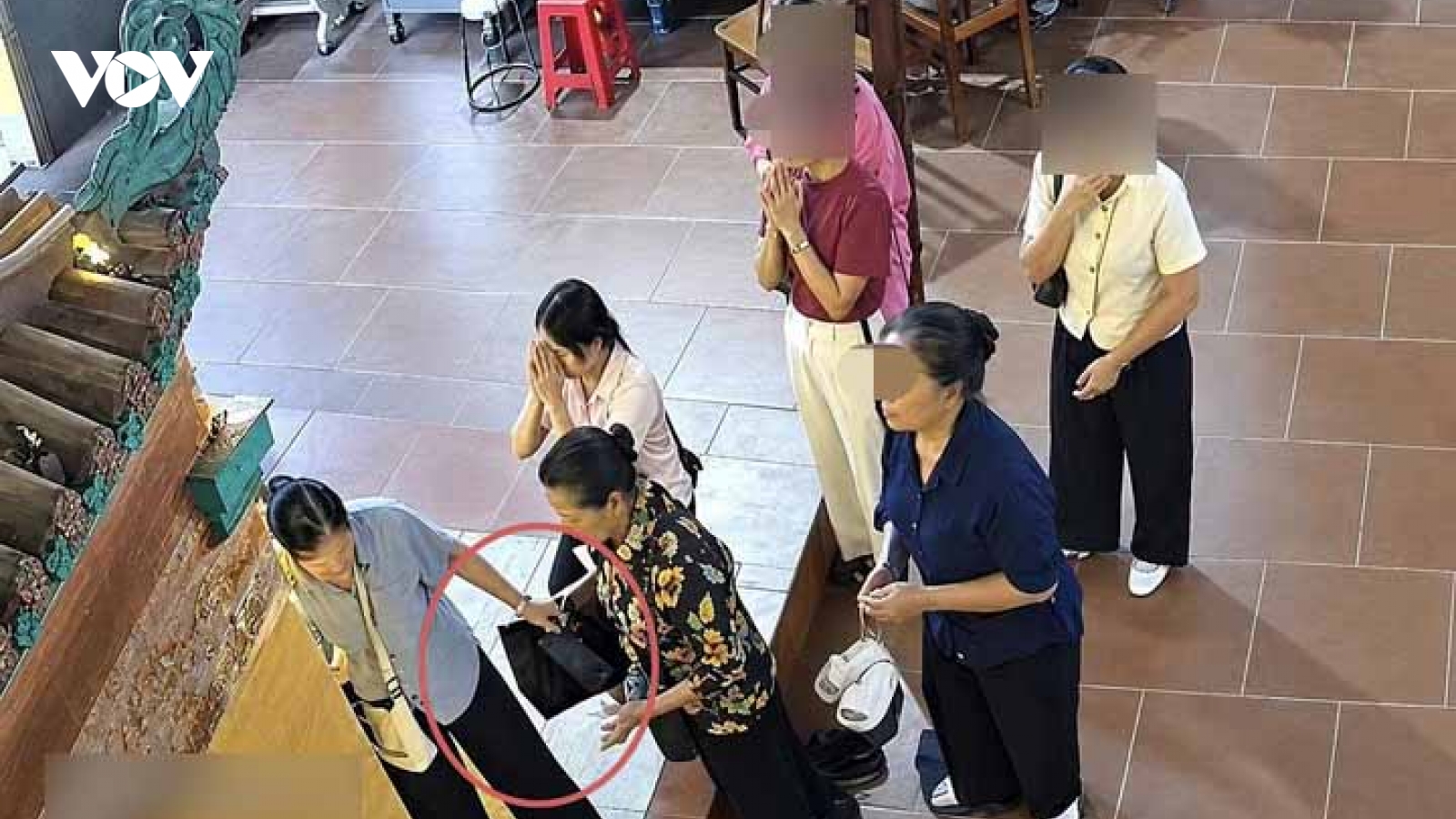 Công an xác minh vụ nghi dàn cảnh móc túi tại đền Phấn Động ở Bắc Ninh