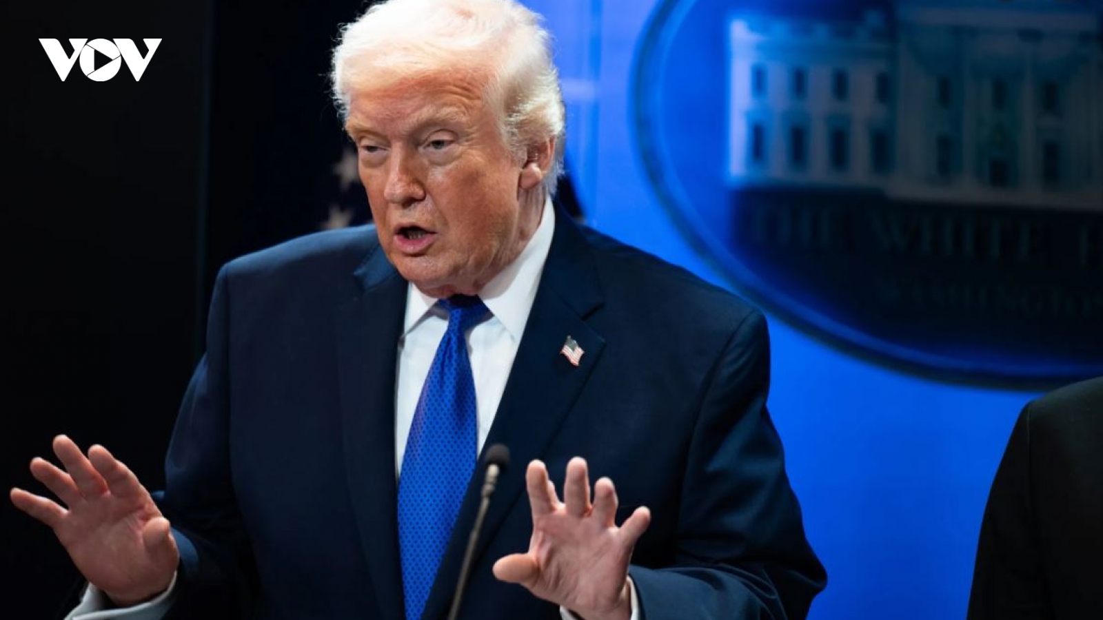 Ông Trump bác lo ngại AI “ngoài tầm kiểm soát”, hối thúc Mỹ tăng tốc