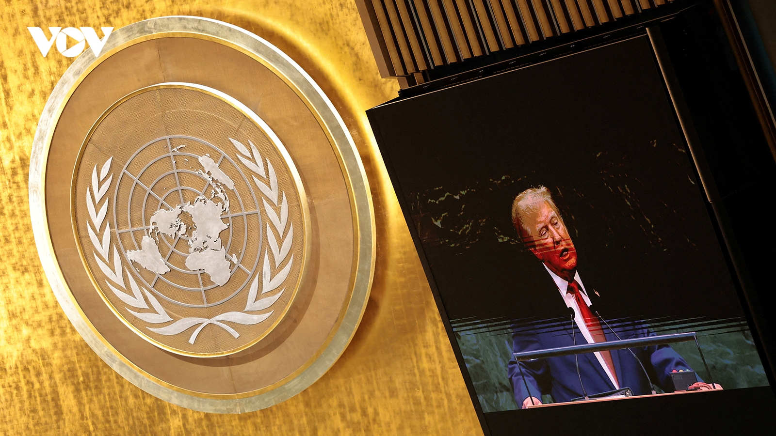 Việc ông Trump đổi tên gọi AI thành "siêu trí tuệ" sẽ được đón nhận ra sao?