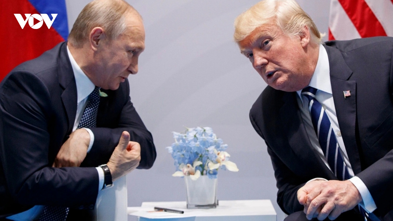 Hai tổng thống Trump và Putin điện đàm sau chuyến thăm của các đặc phái viên