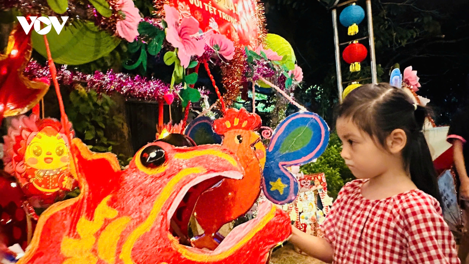 “Vui hội Trăng rằm” cho con em công nhân lao động thủ đô