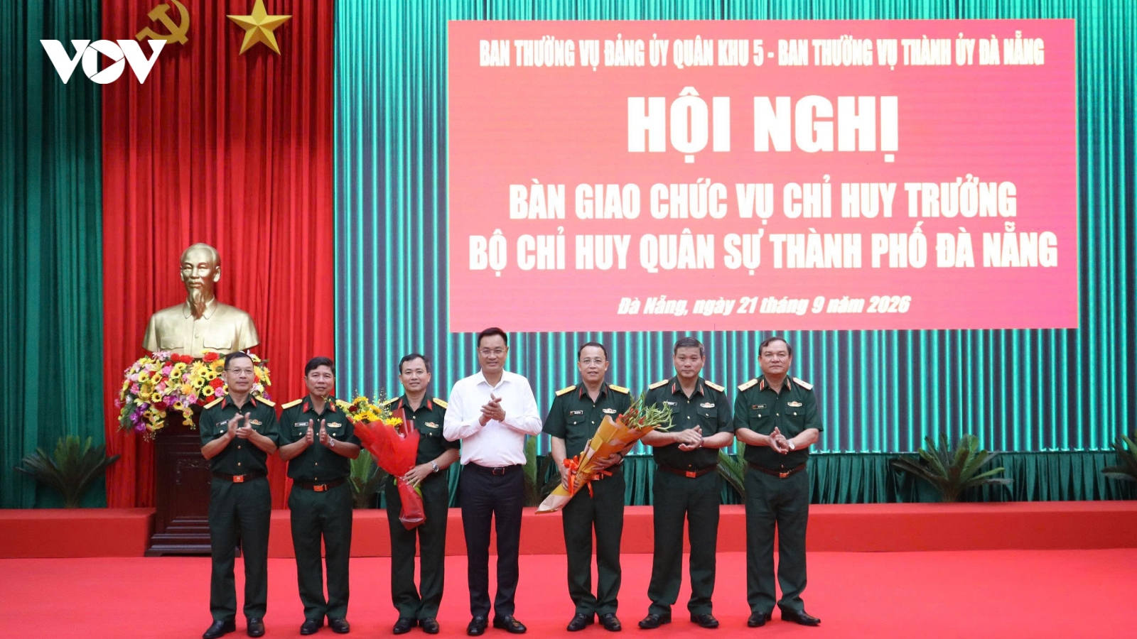 Bàn giao chức vụ Chỉ huy Trưởng Bộ Chỉ huy quân sự Thành phố Đà Nẵng