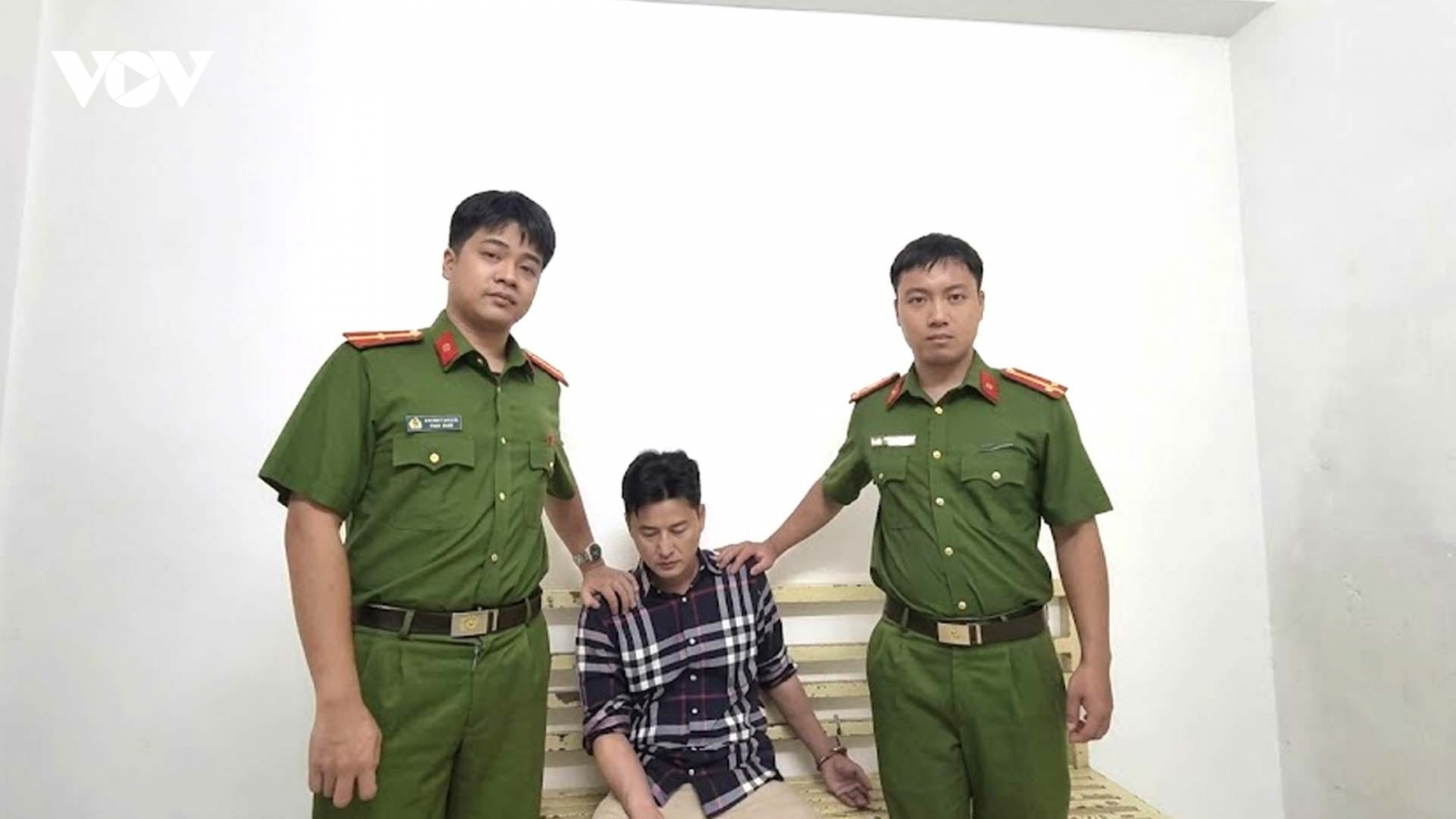 Bắt đối tượng truy nã bỏ trốn khi đang chữa bệnh bắt buộc