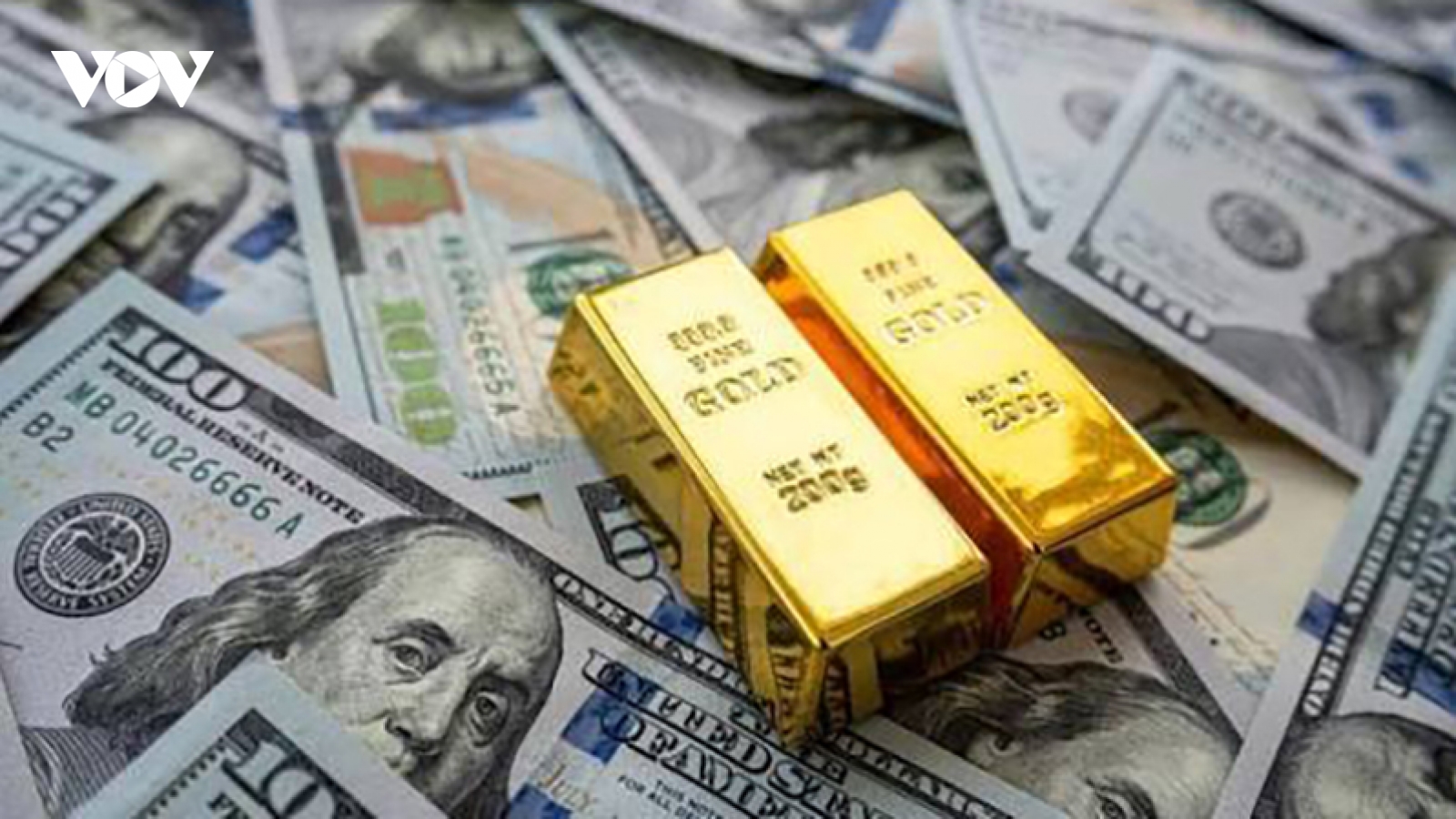 Giá vàng giảm, USD tăng mạnh sau khi Fed tăng lãi suất