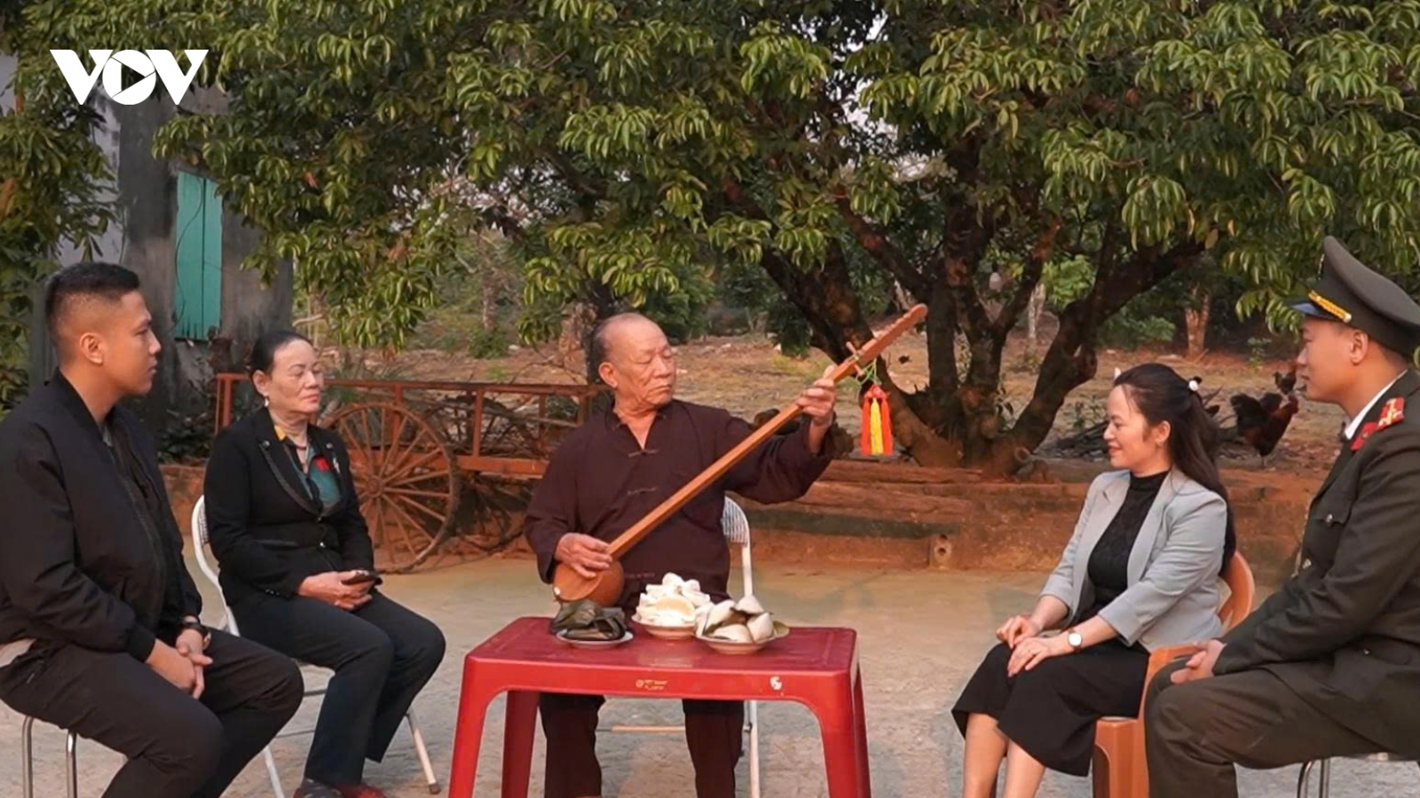 Quảng Ninh: Văn hóa giữ bình yên nơi bản làng