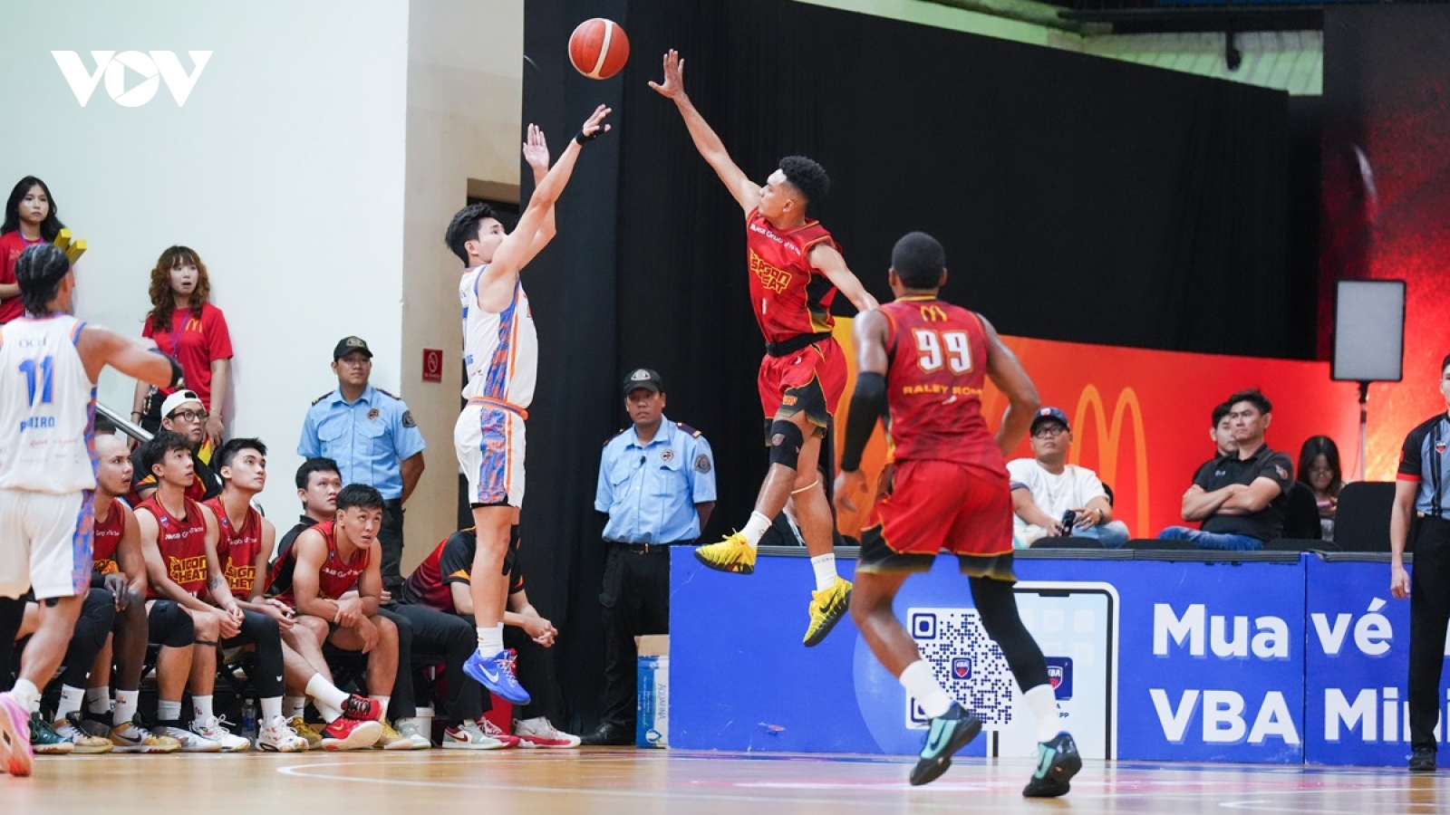 Kết quả bóng rổ mới nhất: Hanoi Buffaloes níu kéo hy vọng vô địch VBA 2026