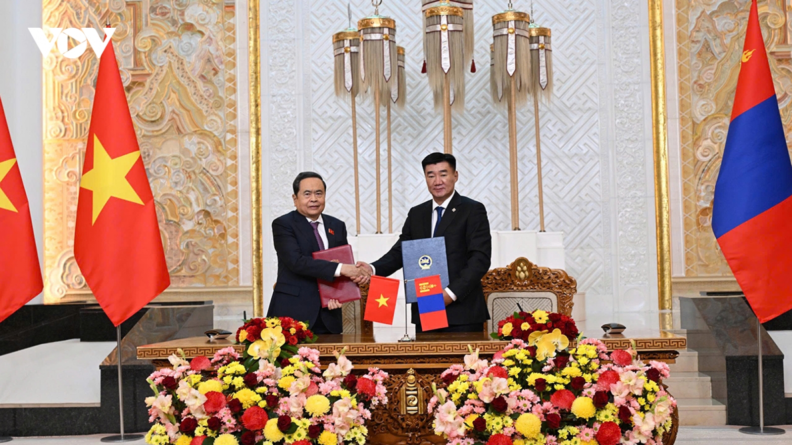 Vietnam and Mongolia parliaments ink cooperation document