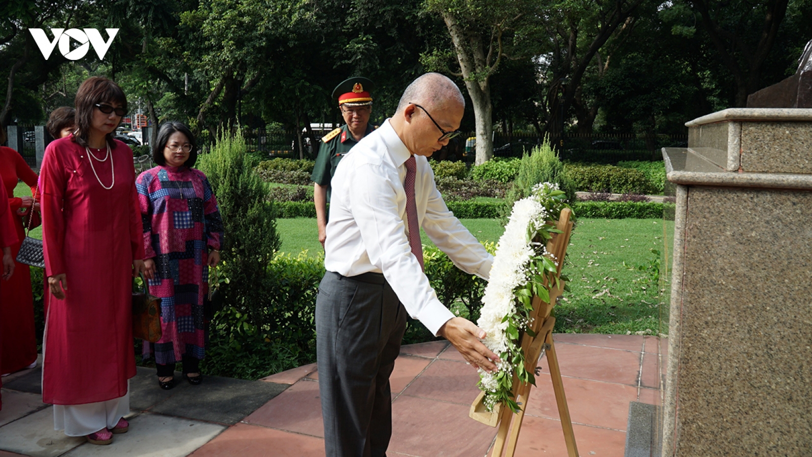 Vietnamese Embassy in India pays tribute to President Ho Chi Minh
